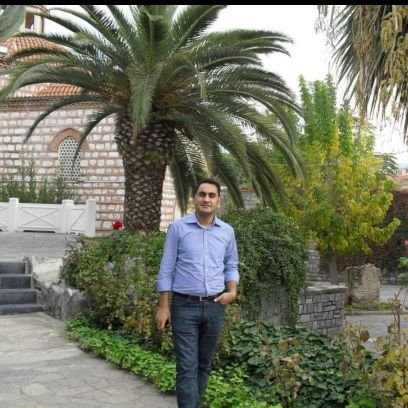 HMB Gelir Uzmanı
Kariyer Büro-Sen Elazığ İl Temsilcisi
Mersin Üniv. Kamu Yönetimi mezun
Anadolu Üniv. Adalet mezun
Fırat Üniv. Radyo Televizyon devam