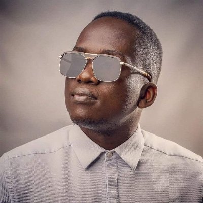 realmisosa's profile picture. Song writer | Beat maker | Graphic Designer | Vocalist | 
Created a self-made Instrument

Passionate, Confident and Amazing Goal its what keep me
going