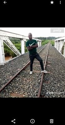 KulatiLing3596's profile picture. 