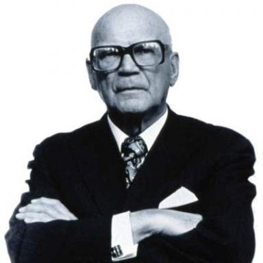 Kekkosslovaakki's profile picture. Harrastaa ylivertaista verbaalista kirurgiaa, jolla vasukkien ja vihreiden Suomen kansan kollektiiviseen psyykeen vuosikausia levittämä syöpä leikataan pois