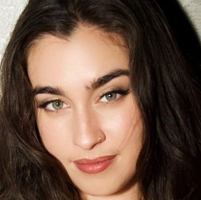 If God ask me today what I did in my life that gives me more pride I'll say is be Lauren Jauregui's fan! (Fan Account)