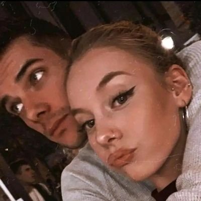 ali_ak862's profile picture. لا تتعجب إذا رأيتني يوماً أضحكک و يوماً أبكي فأنا گـالورد يوماً أُزينُ عُرساً و يوماً أُزينُ قَبرَاً🥀