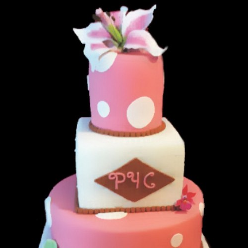 I create custom cakes for your special event :) visit us at http://t.co/vVXzTSVruY