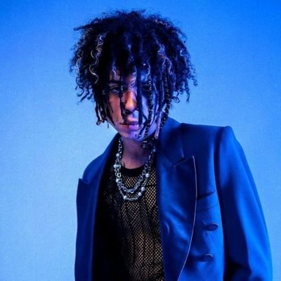 Sua principal fonte brasileira de informações sobre o artista @ianndior! Secrets out now.