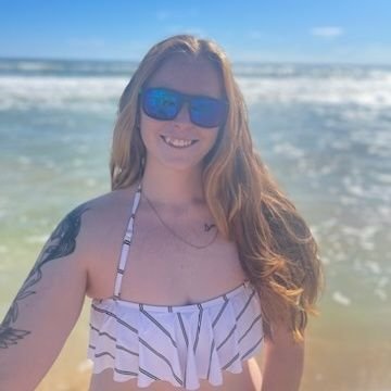 Ya_girl_red's profile picture. 23 • Nurse in progress 🩺 • gym lover 💪🏻• horror 👻• INK • MIW etc. 💙