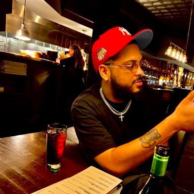 _senpaipapi's profile picture. 