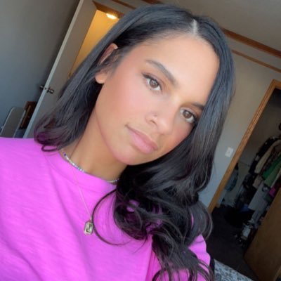 ToreyErika's profile picture. 🌸