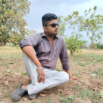कुछ हंस कर बोल दो कुछ हंस कर टाल दो,
परेशानियां तो बहुत है जीवन में कुछ वक्त पे भी डाल दो!