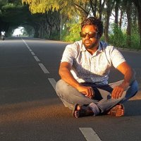 Sim (@simwarr) 's Twitter Profile