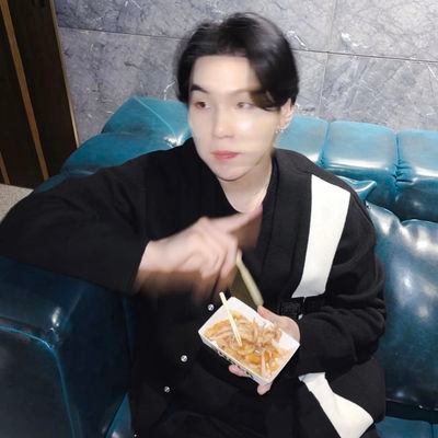방탄소년단: 𝐓𝐡𝐞 𝐦𝐨𝐫𝐧𝐢𝐧𝐠 𝐰𝐢𝐥𝐥 𝐜𝐨𝐦𝐞 𝐚𝐠𝐚𝐢𝐧. 𝐍𝐨 𝐝𝐚𝐫𝐤𝐧𝐞𝐬𝐬, 𝐧𝐨 𝐬𝐞𝐚𝐬𝐨𝐧 𝐢𝐬 𝐞𝐭𝐞𝐫𝐧𝐚𝐥.