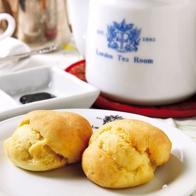 阪急メンズ大阪４階のお店  全席完全禁煙の紅茶専門店です。お席のみの予約不可。スペシャルアフタヌーンティー(要事前予約メニュー)のご利用のみ予約可能です。営業時間は平日11時～20時、土日祝10時～20時。阪急メンズ大阪の営業時間に準じます。