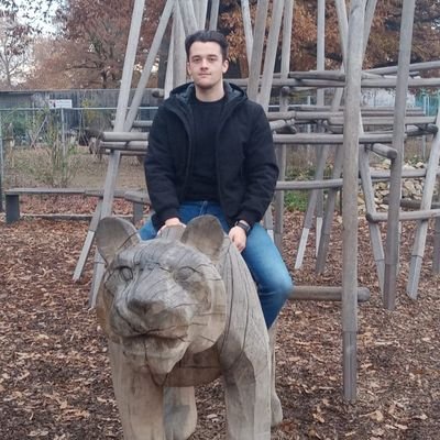 23 | League of Legends player on a break
ADC 🇩🇪
Former @LDN_Esports @MTW_gaming
2021 Summer UKLC🥇
https://t.co/jWNoAfgBjH