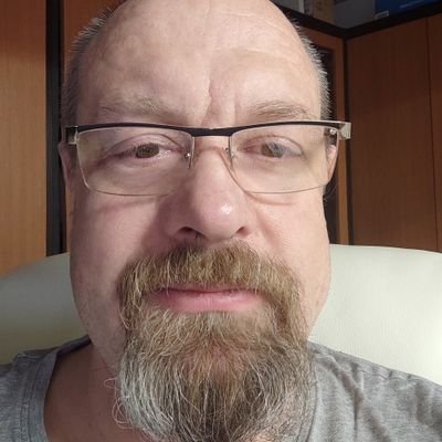 MARTINB10270415's profile picture. Miluji MCO. Mám rád sex , suché víno a dobré jídlo. Někdy mluvím moc a někdy moc málo.