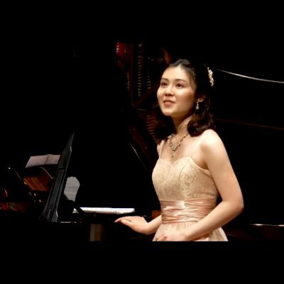 24歳soprano | 国内外の劇場で活躍するオペラ歌手を目指しています👗 都立総合芸術高校演劇🎭専攻6期卒業 | 桐朋学園芸術短期大学声楽専修卒業 | 東京藝術大学音楽学部声楽科卒業 | 2021年度青山音楽財団奨学生 | 安宅賞 | 同大学院声楽専攻1年