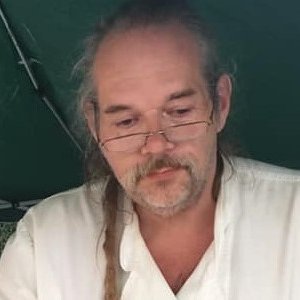 Resinkunst mit Elementen aus der Natur und Spirituellen Symbolen .
Veganer Mietkoch für vegane Events mit spirituellem Charakter