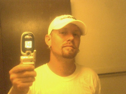 nuuuuubie's profile picture. 38 yrs old and i love golf , i have a golf invention that needs some help such as patents and design... please contact me if you can help