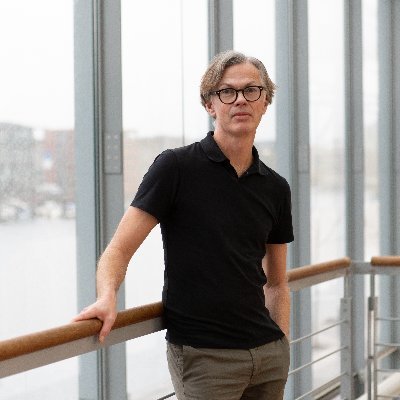 Professor, Centre for Youth Research (CEFU), Aalborg University

NY BOG: Fællesskaber i ungdomslivet - Når de gør godt, og når de gør ondt. https://t.co/SPdYKbJ9Vr