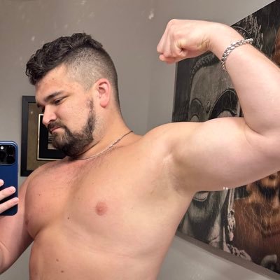 🐺FLO Grown 🍊 Just a dude who likes dudes - Himbo status.🏋🏻‍♂️6’1 240lbs 💪🏼⛓️Dom🔝😈♊️ ‘95 🌶️ https://t.co/0N6TSJBdp0