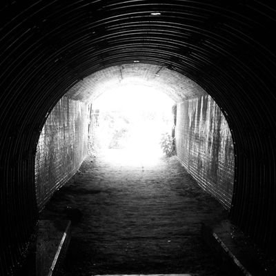 隧道盡頭總有光
