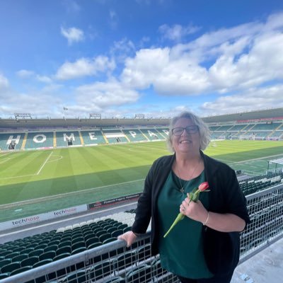 Solar powered,☀️effervescent, Plymouth Argyle Fan, ⚽️season ticket holder Lyndhurst! Also devoted dog mum, EOL/palliative care specialist nurse. ❤️