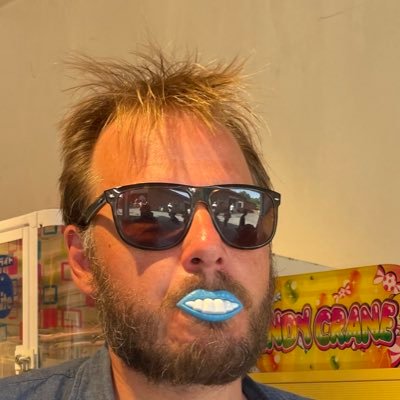 Mikael Bruér 🤘🎓🍺🐈 Profile