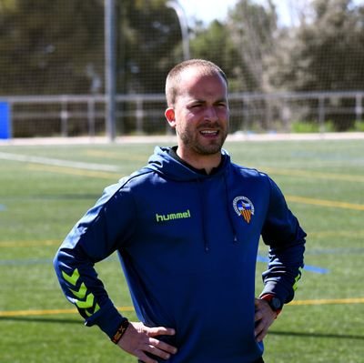 Futbol i docència.
Ciències de l'Activitat Física i de l'Esport / UEFA A / Curs anàlisis tàctic avançat.
Ex CE Sabadell, Vic i Manlleu.