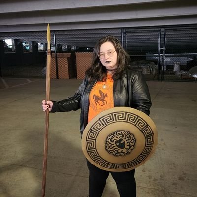 juliannetoinett's profile picture. freelancer by day, fantasy writer & gamer by night  •  Get thee behind me, imposter syndrome  •   she/her