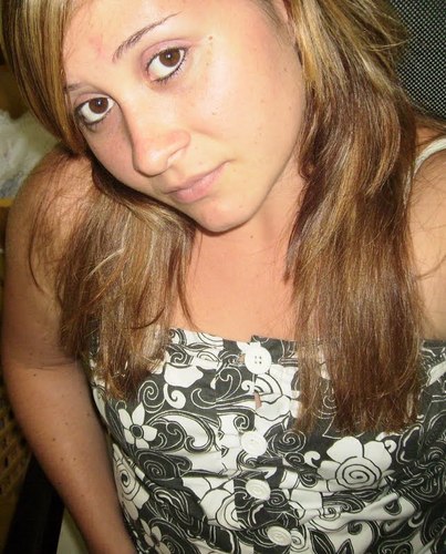 Eu sou mãe do meu filho e esposa do meu marido....;)