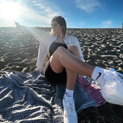 girls_money's profile picture. 