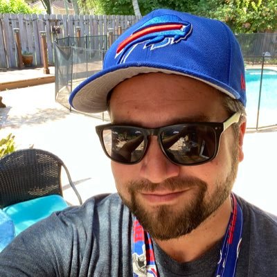 Sports Card Collector/Proud Dad/Home Field Hobby Shop #Billsmafia https://t.co/nhnnSJQUxt