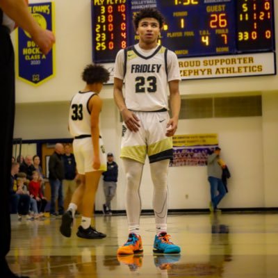 Basketball 

6’0 ft 
170 lbs
Sg/pg 
Fridley high school