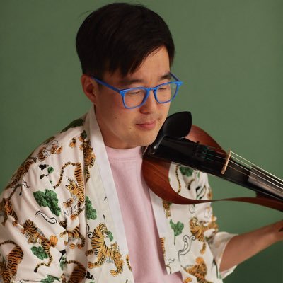 Music Maker. Storyteller. Immigrant. Korean-American. 🇰🇷🇺🇸🎻 he/him. New Single “The Way Out” Streaming Everywhere