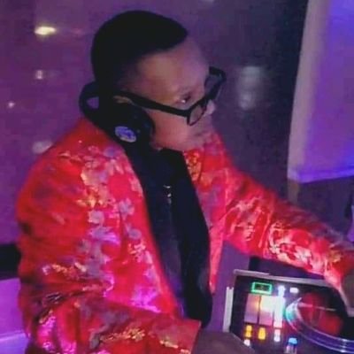 At Dee-N-Dee Productions LLC we offer 360 Photo Booth Rental, DJ/Karaoke Services, Mobile Bartending, and Project Management. We service PA, DE, and more.