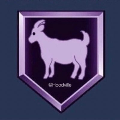 EZbucketz_89's profile picture. bull spitting on the tweet world