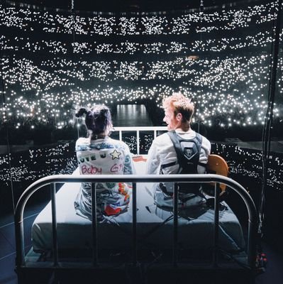 LauraEH585's profile picture. aceptamos el amor que creemos merecer 🖤