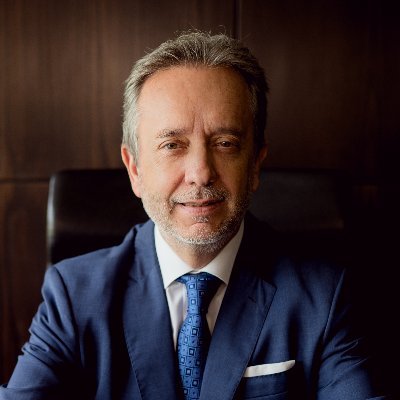 Carles Puig combines his work as CEO of Crowe with that of Dean of the Col-legi d'Economistes de Catalunya, a professional public law corporation with more than