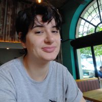 Laura (@lauralucca) 's Twitter Profile Photo