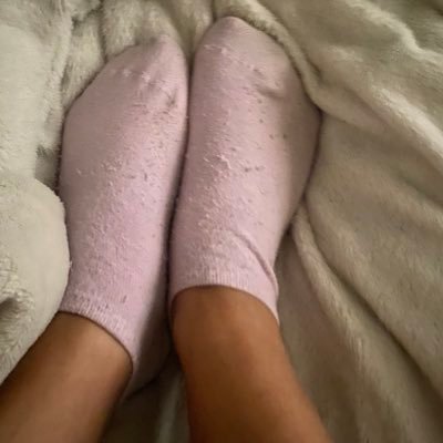 vendo fotos de mis pies y vídeos para más información dm / I sell feet pictures more info Dm #feetfinder #feetphotos #fotopies #vendofotopies #feet #pies