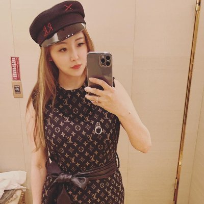 zhouwenjing818's profile picture. How much wealth you can accumulate in your life does not depend on how much money you can make, but on how you invest your money, and people who are looking for