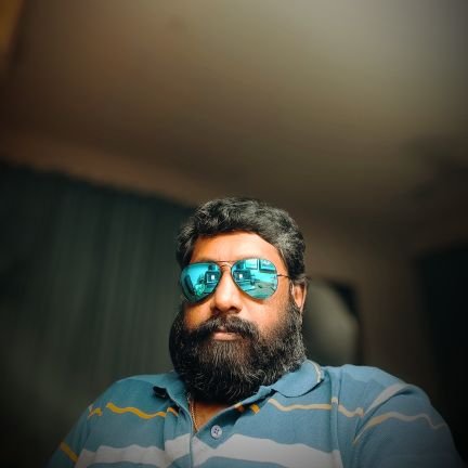 Scrum Master | ⚽ @Arsenal Fanboy ⚽ | 🏍️ @RoyalEnfield biker 🏍️