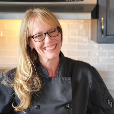 Chef & plant medicine advocate. I share content that helps heal the body & mind. Follow me for postive posts that support mental wellness and a happy soul ❤
