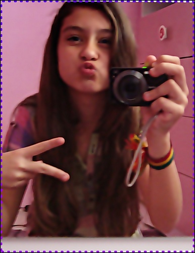 Eu nαo sou perfeitα e nem vivo α fαvor disso, eu nαo me preocupoo com oqe voc pensα de mim, αo menos quero sαber se voc vαi com α minhα cαrα.