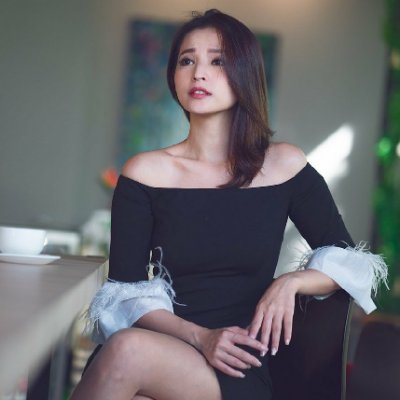 delordbebrasq's profile picture. Smiles spread like they're having herpes