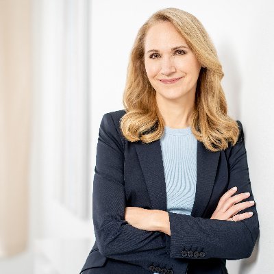 Positioning for tech companies. Not active on X - find me on LinkedIn.
Newsletter - https://t.co/B3izx2C0hp
Podcast - https://t.co/MPmm6CBUWA