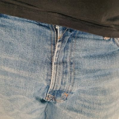 40's. DM's open for Dad Bod/beard/DILF lovers, Movie nerd, 👽🛸 love to chat. 😈💦 Don't be shy, come say hi, I'm discreet. Sugar Mommy's Welcome. Not buying.