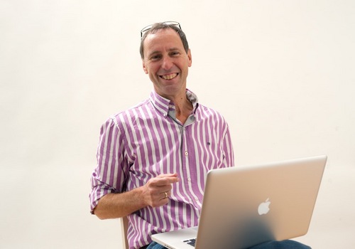 CopyFrans's profile picture. schrijver, Zweden-ganger, MgCl2-ambassadeur, ondernemer, conceptontwikkelaar, verhalenverteller, vader, Groninger, schaker, lezer, loper, enz.