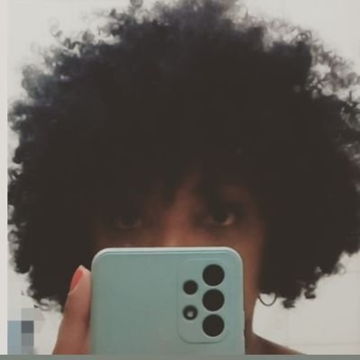 eksmarins's profile picture. 🔸Mãe de pets 🐶♥
🔸Comentarista de tudo que acho necessário!