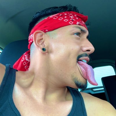 Just a Mexican with a friendly tongue who loves Dragon Ball 👅 🐉 悟 🇲🇽 🦶🏼💰 #Taken JEAR ❤️ Instagram: Walthercalvillo