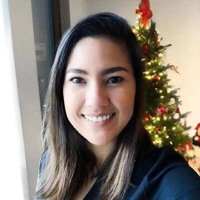 Soy de Inglaterra
Pero actualmente estoy trabajando con la organización mundial de la salud aquí en Kabul Afganistán
Soy un doctora en medicina