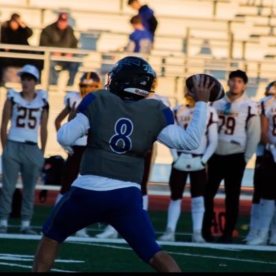 2024 TBHS ⚡️/ 6’1/ 220/ QB |2022 All Conference|2022 All State QB| 2022 All State At-Large Offense|450 squat|290 bench| 3.9 GPA|